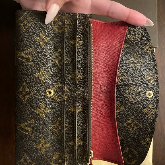 Louis Vuitton Emilie Wallet - Picture 5 of 15